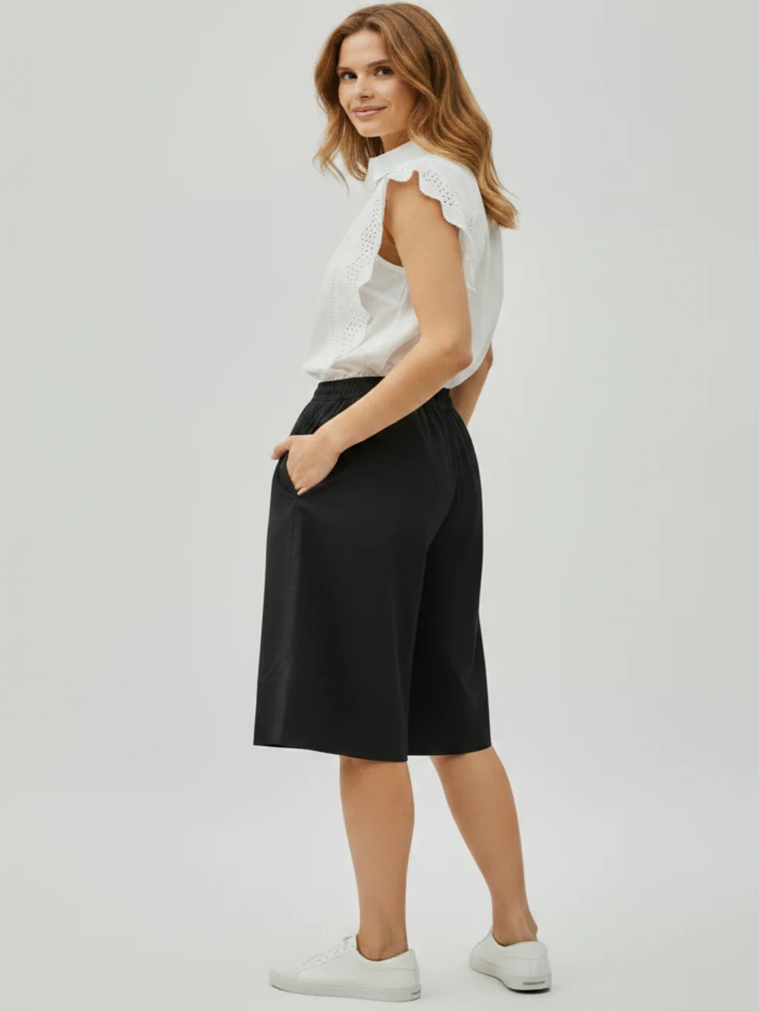Freequent Bermuda Shorts In Black 208186 - Image 5