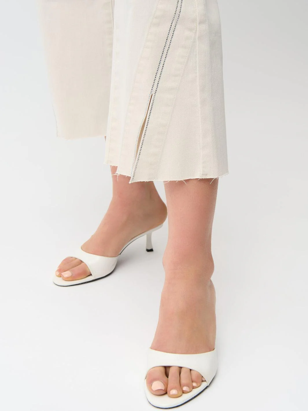 Joseph Ribkoff Cropped Mid-rise Trousers In Birch 261971 - Image 3