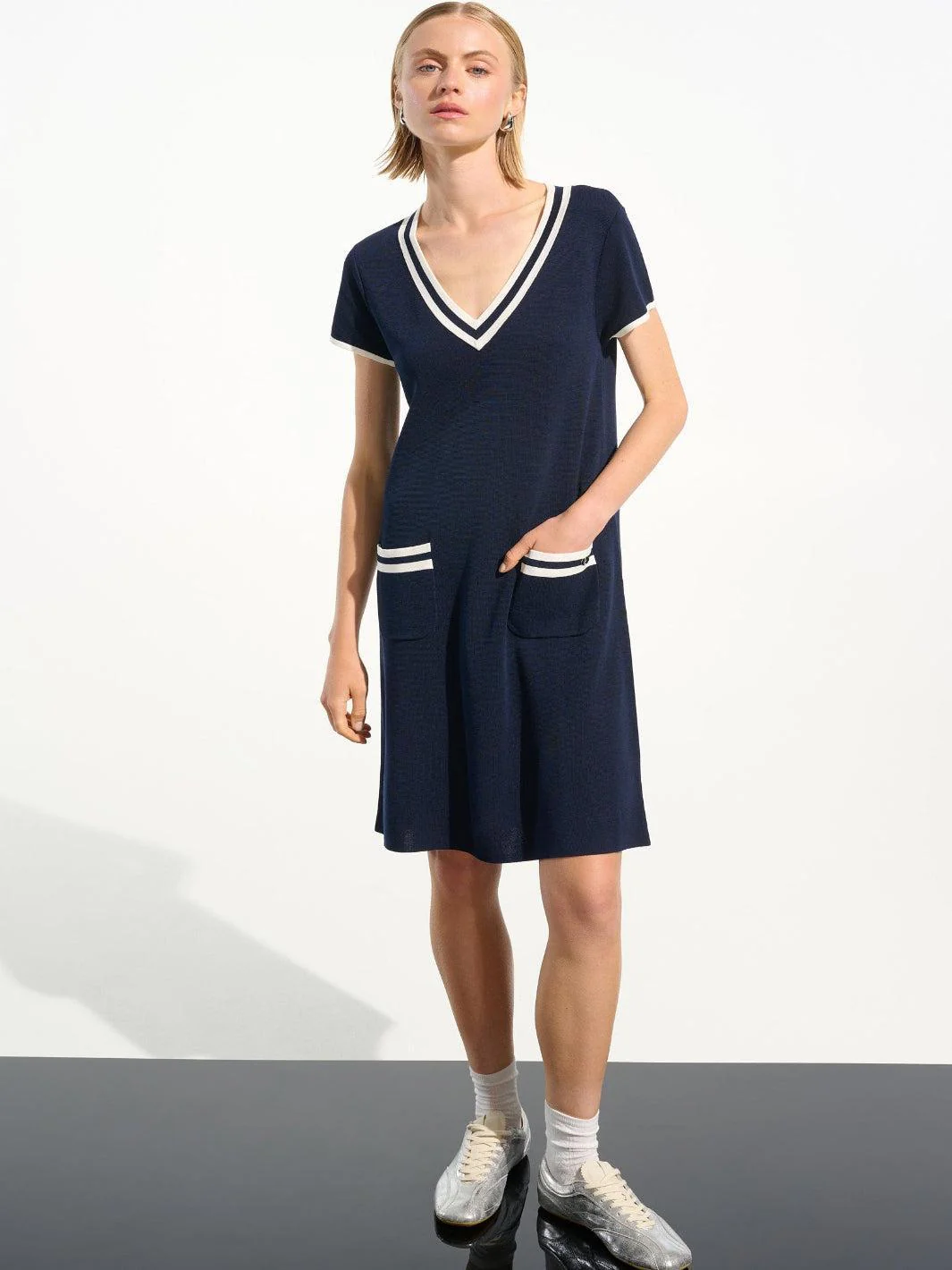Joseph Ribkoff V-neck Shift Dress In Indigo/Vanilla 261648