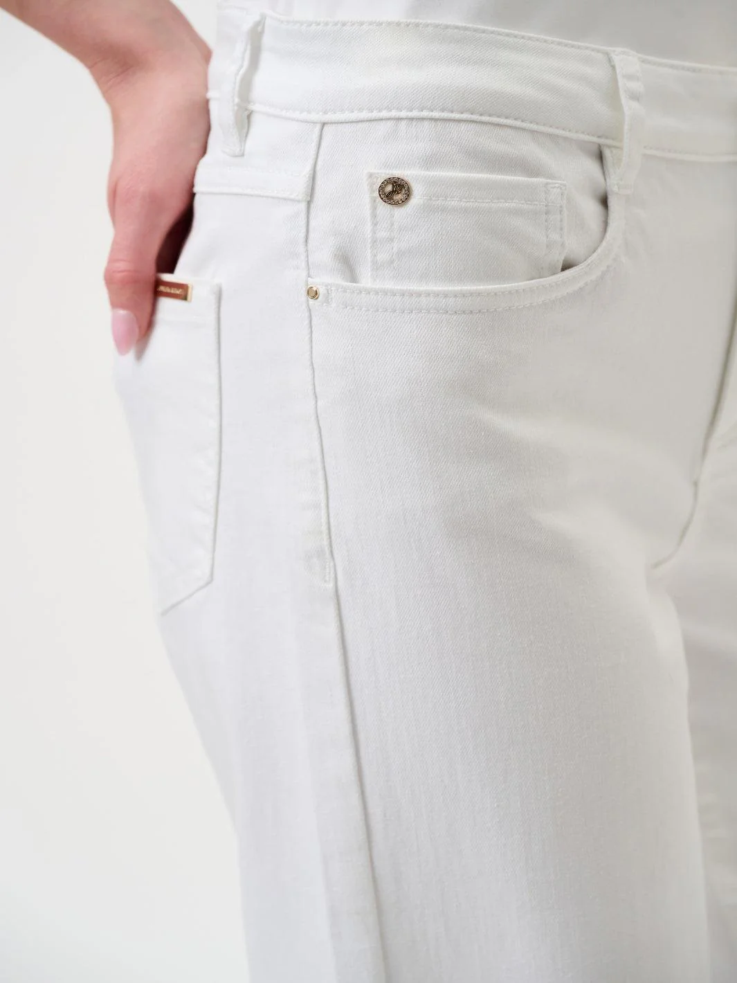 Joseph Ribkoff Wide-leg Jeans In White 251968F25 - Image 4