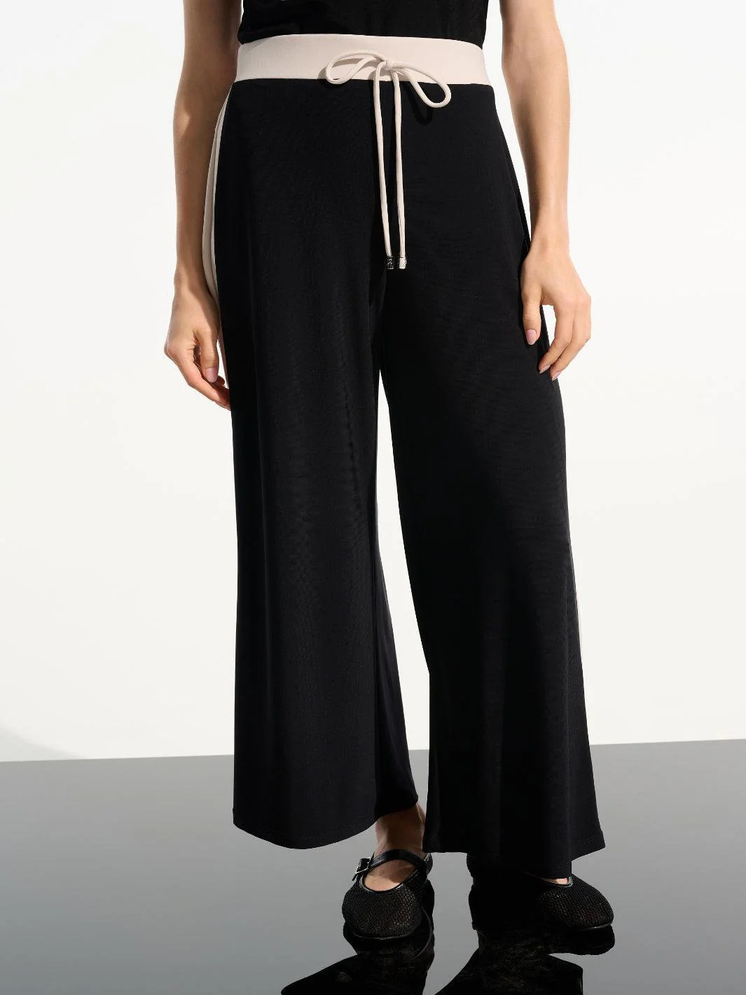 Joseph Ribkoff Wide-leg Trousers In Black/Moonstone 261612 - Image 2