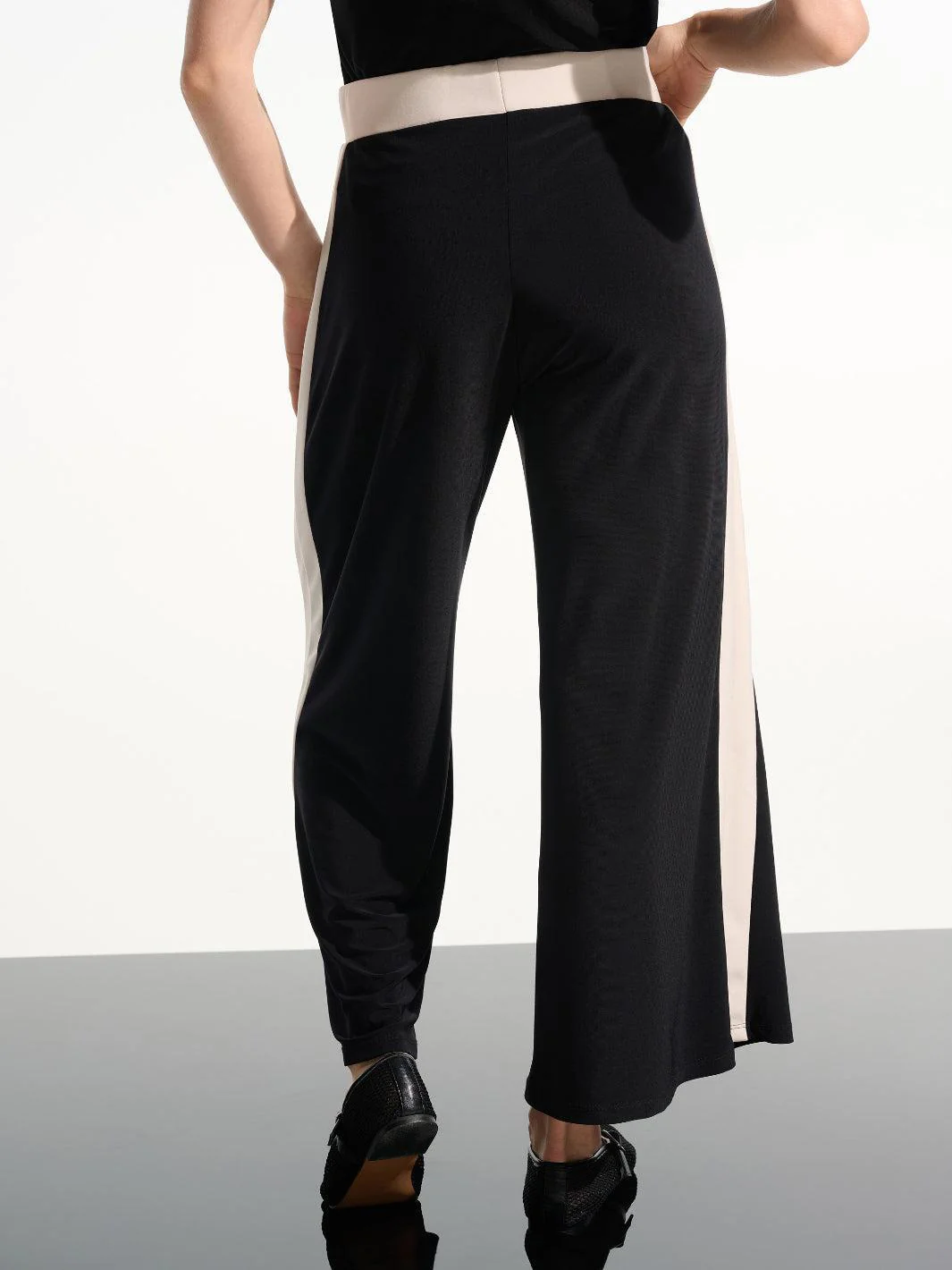 Joseph Ribkoff Wide-leg Trousers In Black/Moonstone 261612 - Image 4