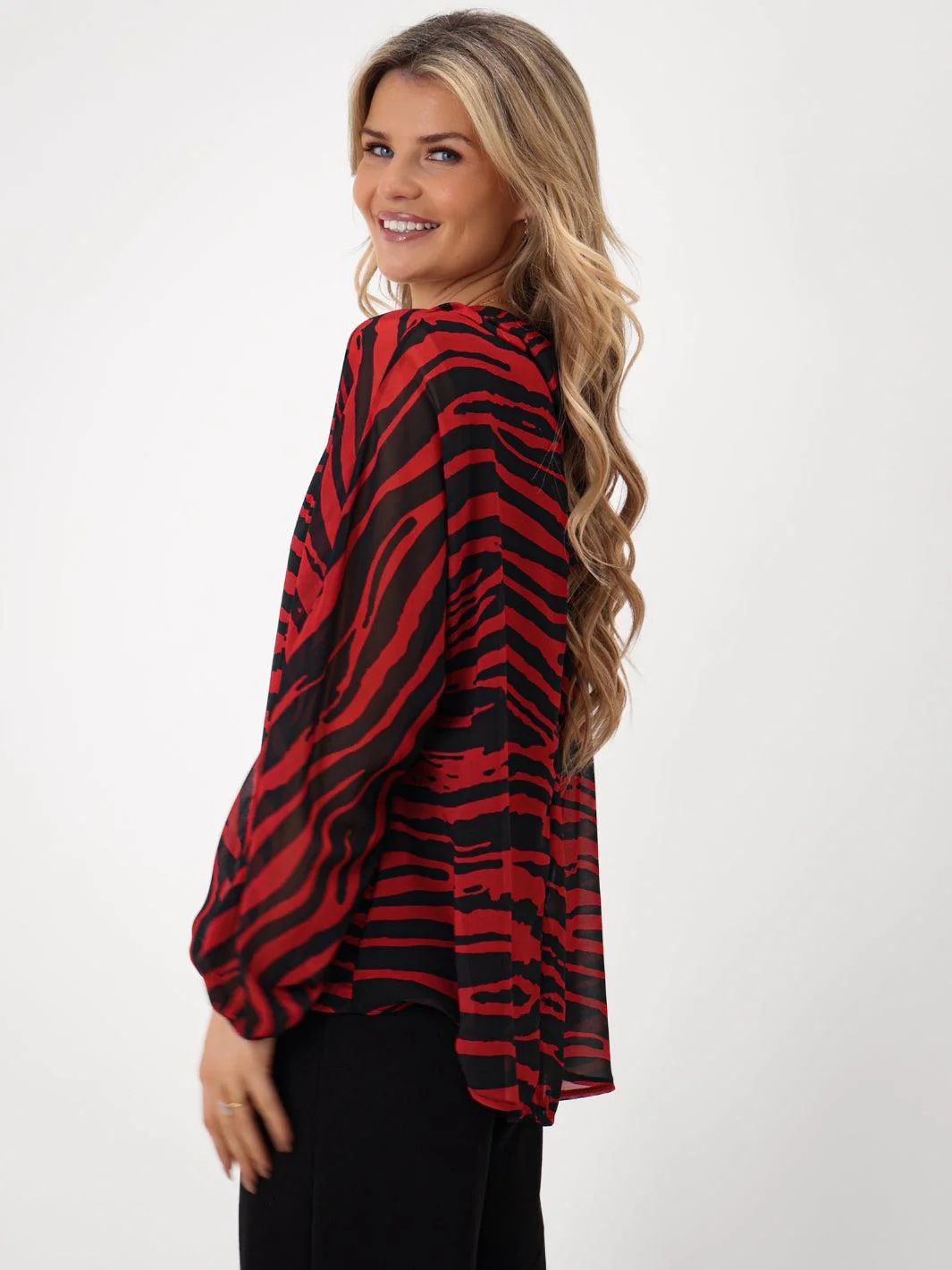 Kate & Pippa Aluna Top In Red Print - Image 3