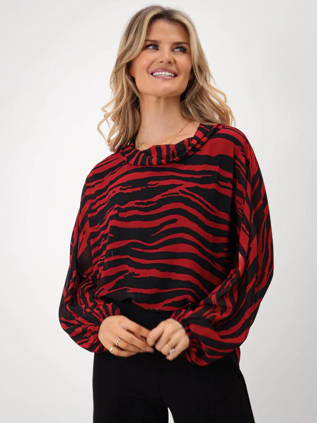 Kate & Pippa Aluna Top In Red Print - Image 6