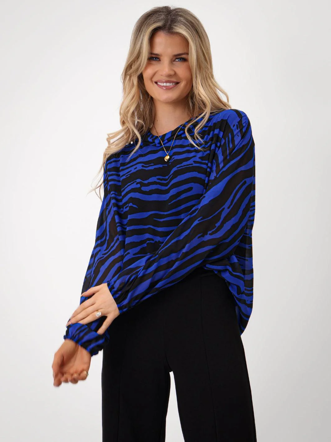 Kate & Pippa Aluna Top In Royal Blue Print