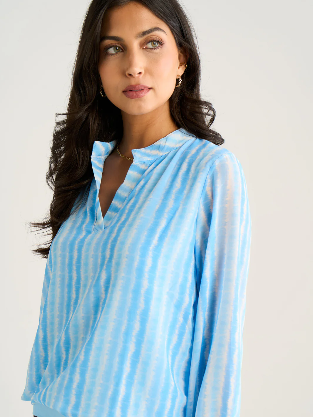 Kate & Pippa Bella Band Top In Light Blue Wave Print - Image 2