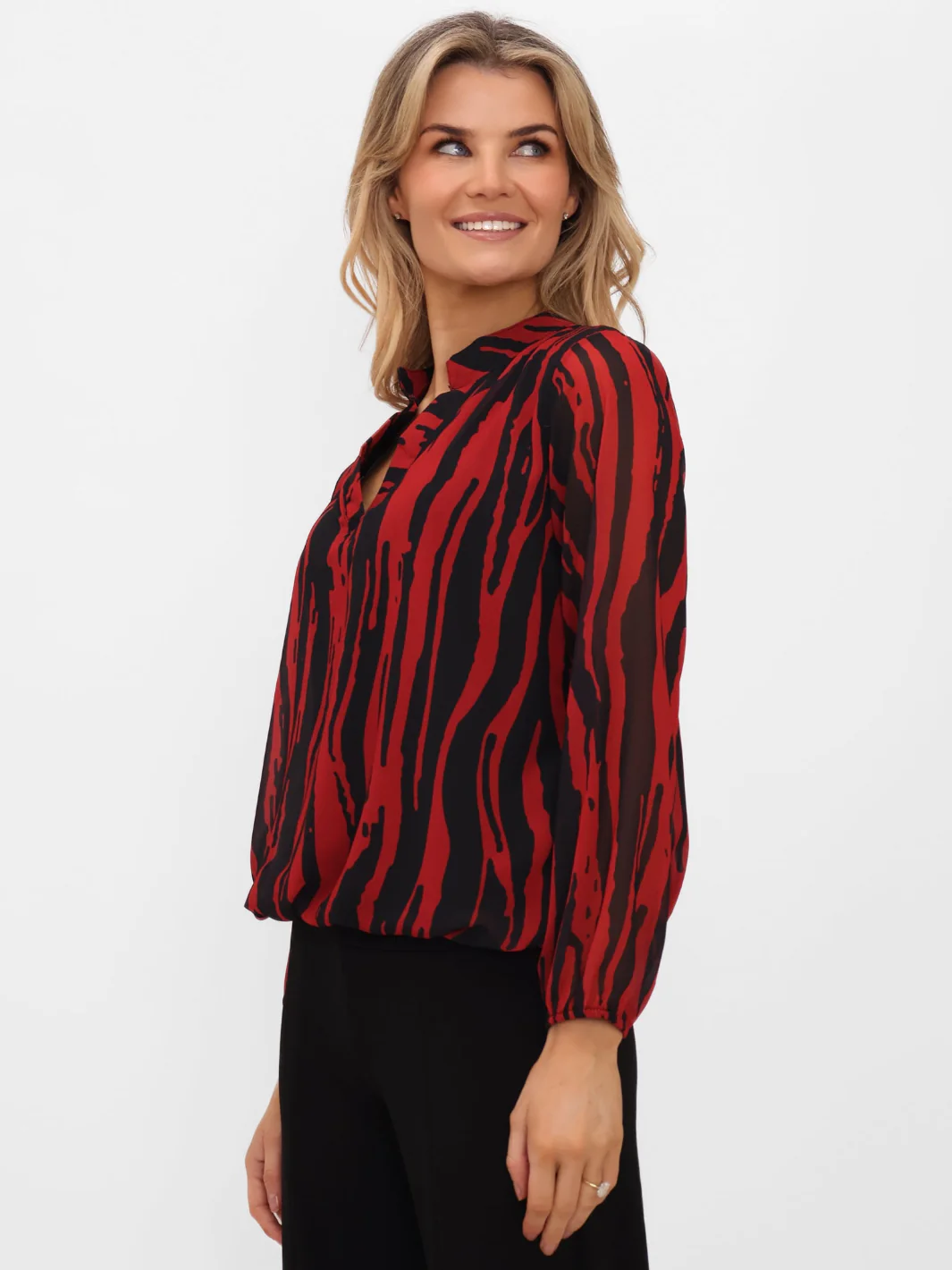 Kate & Pippa Bella Band Top In Red/Black Print - Image 4