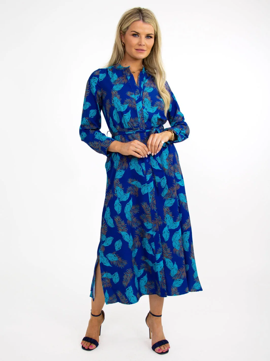Kate & Pippa Capri Dress In Blue Feather Leaf Print - Image 3