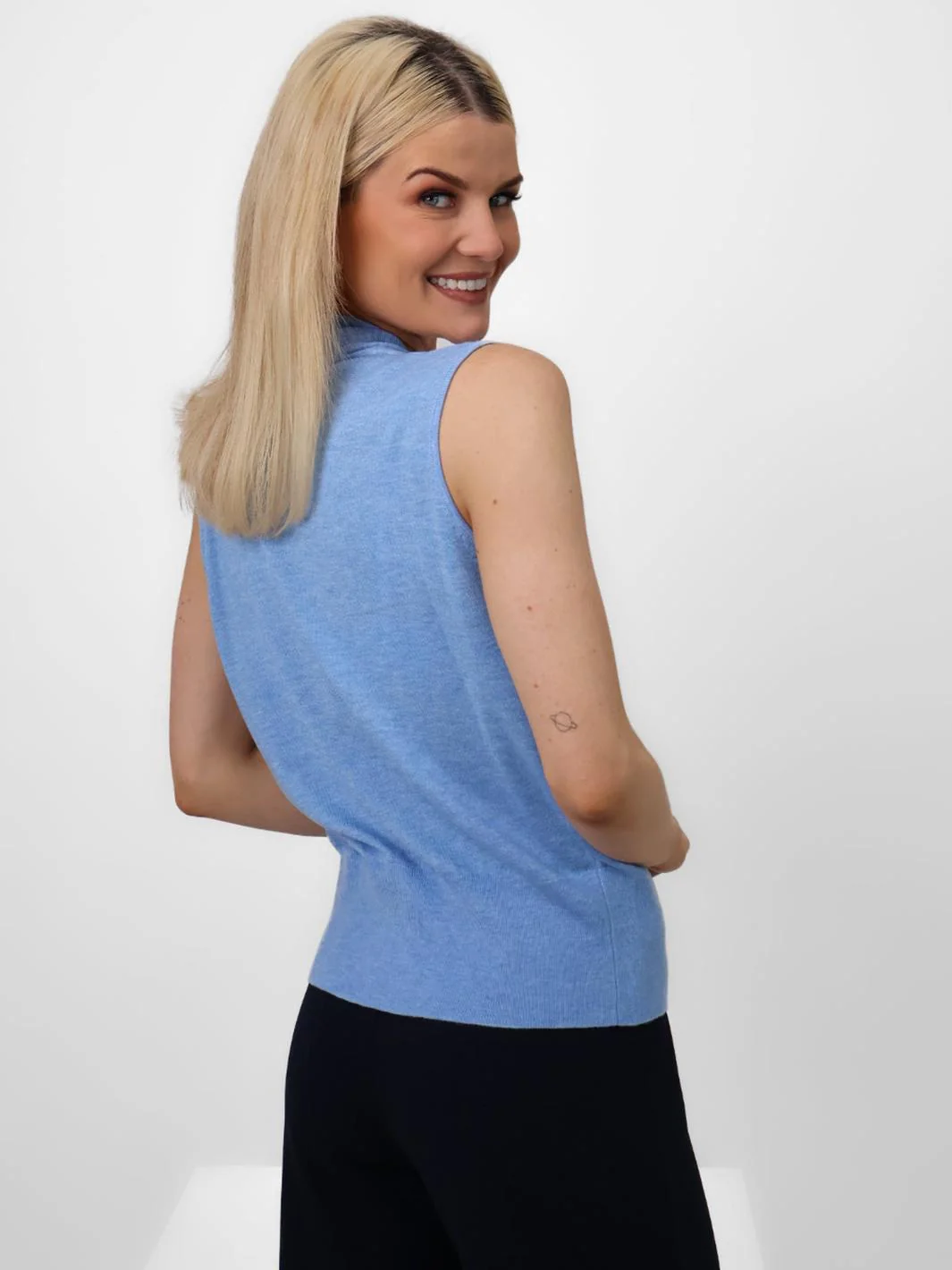 Kate & Pippa Eden Sleeveless Top In Blue - Image 8