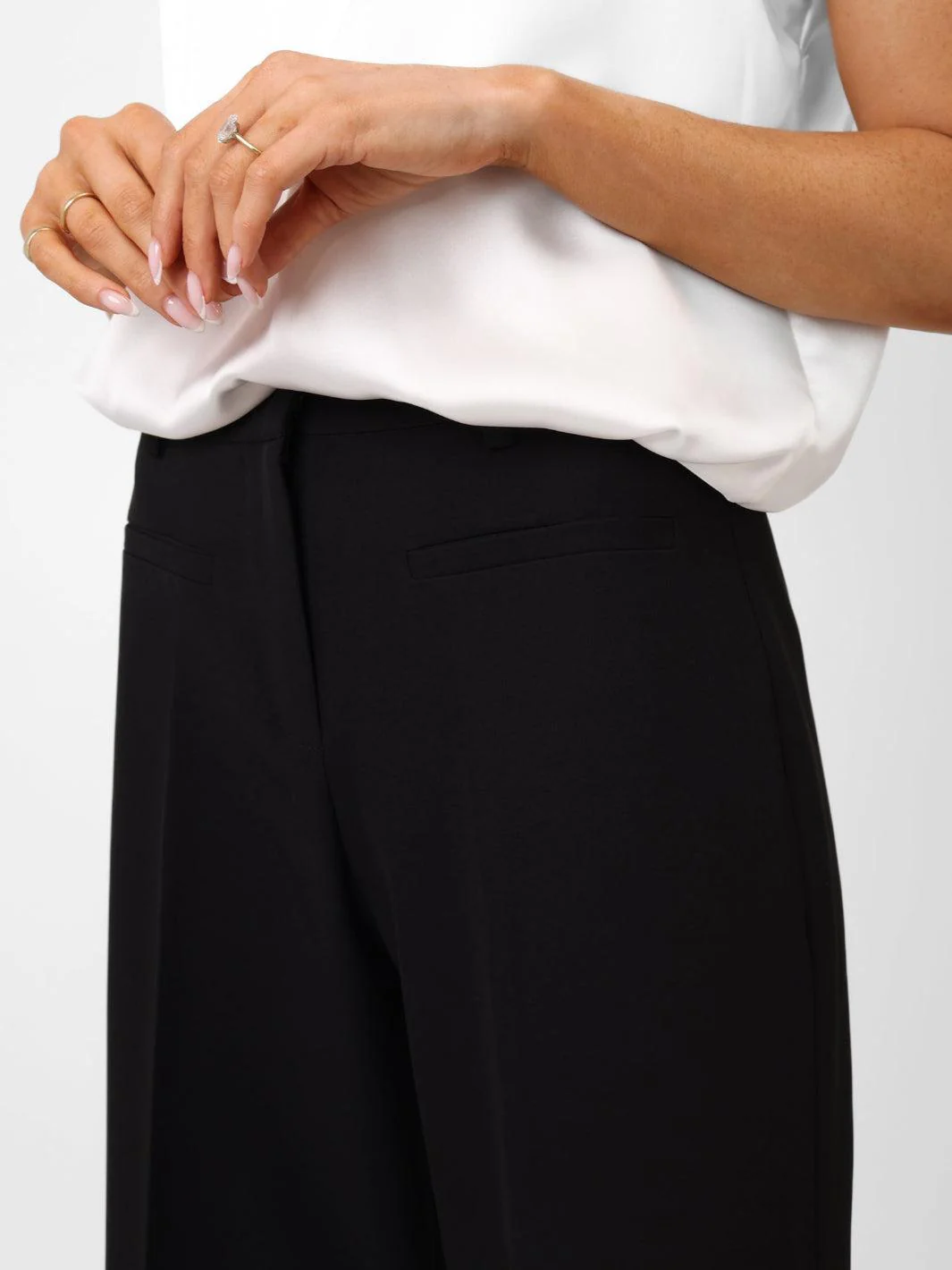 Kate & Pippa Napoli Trousers In Black - Image 4