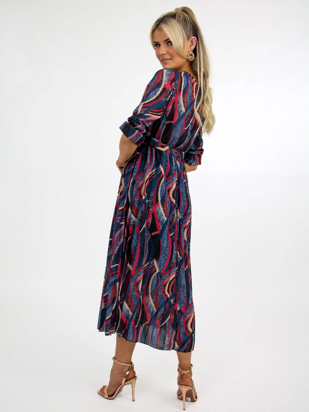Kate & Pippa Positano Midi Dress In Black/Red Print - Image 5