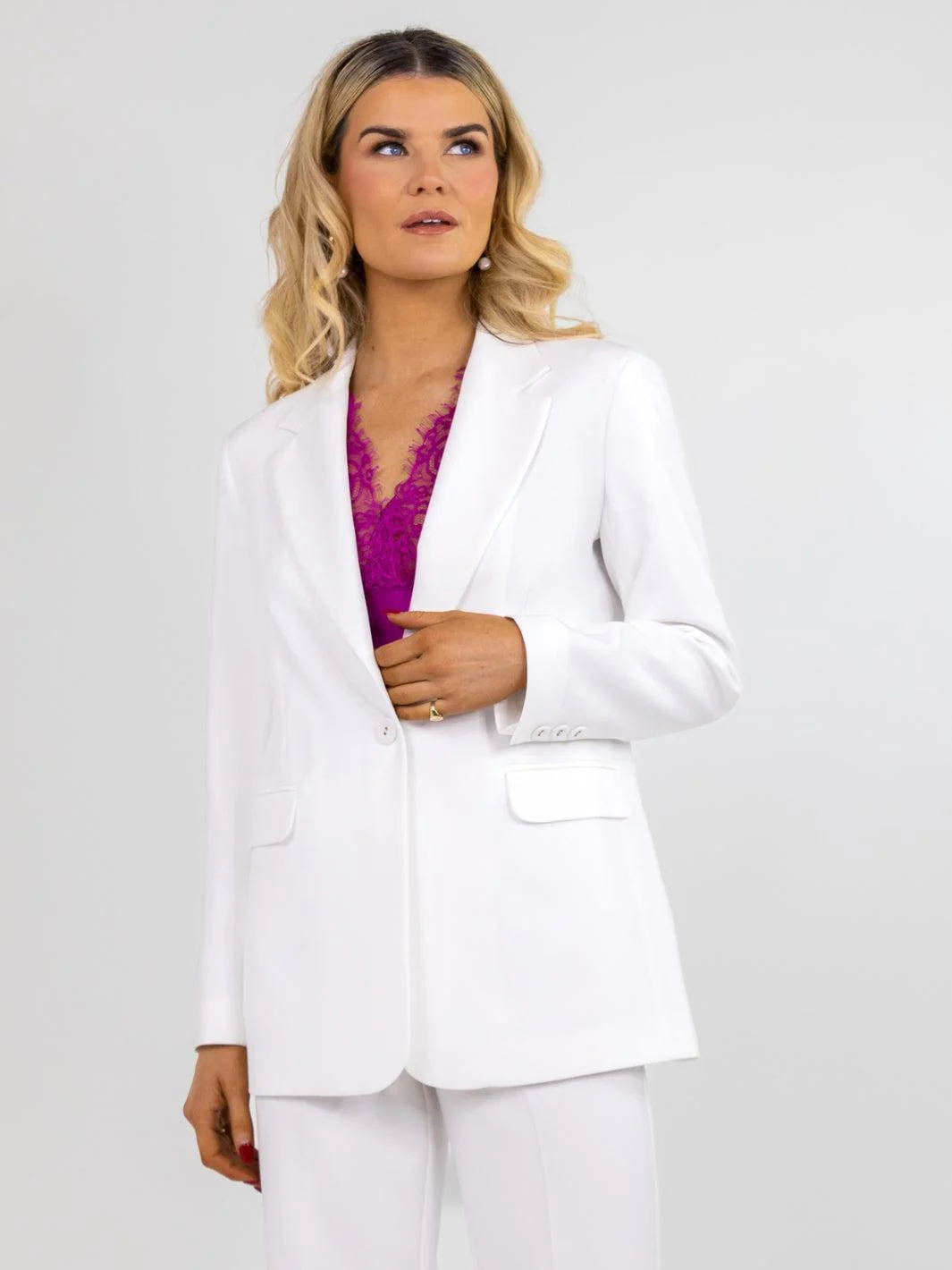 Kate & Pippa Sassari Blazer In White - Image 3