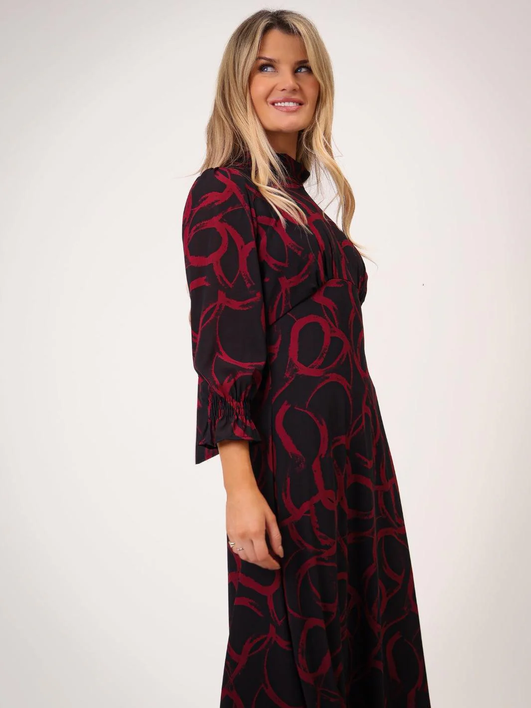 Kate & Pippa Simona Midi Dress In Black / Red - Image 4
