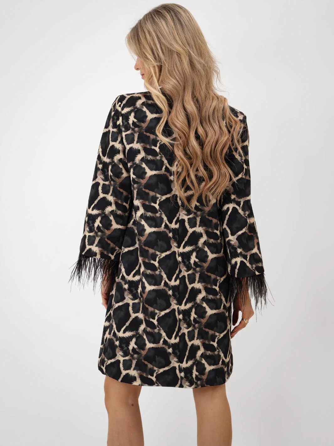 Kate & Pippa Taylor Mini Shift Dress In Black Print - Image 11