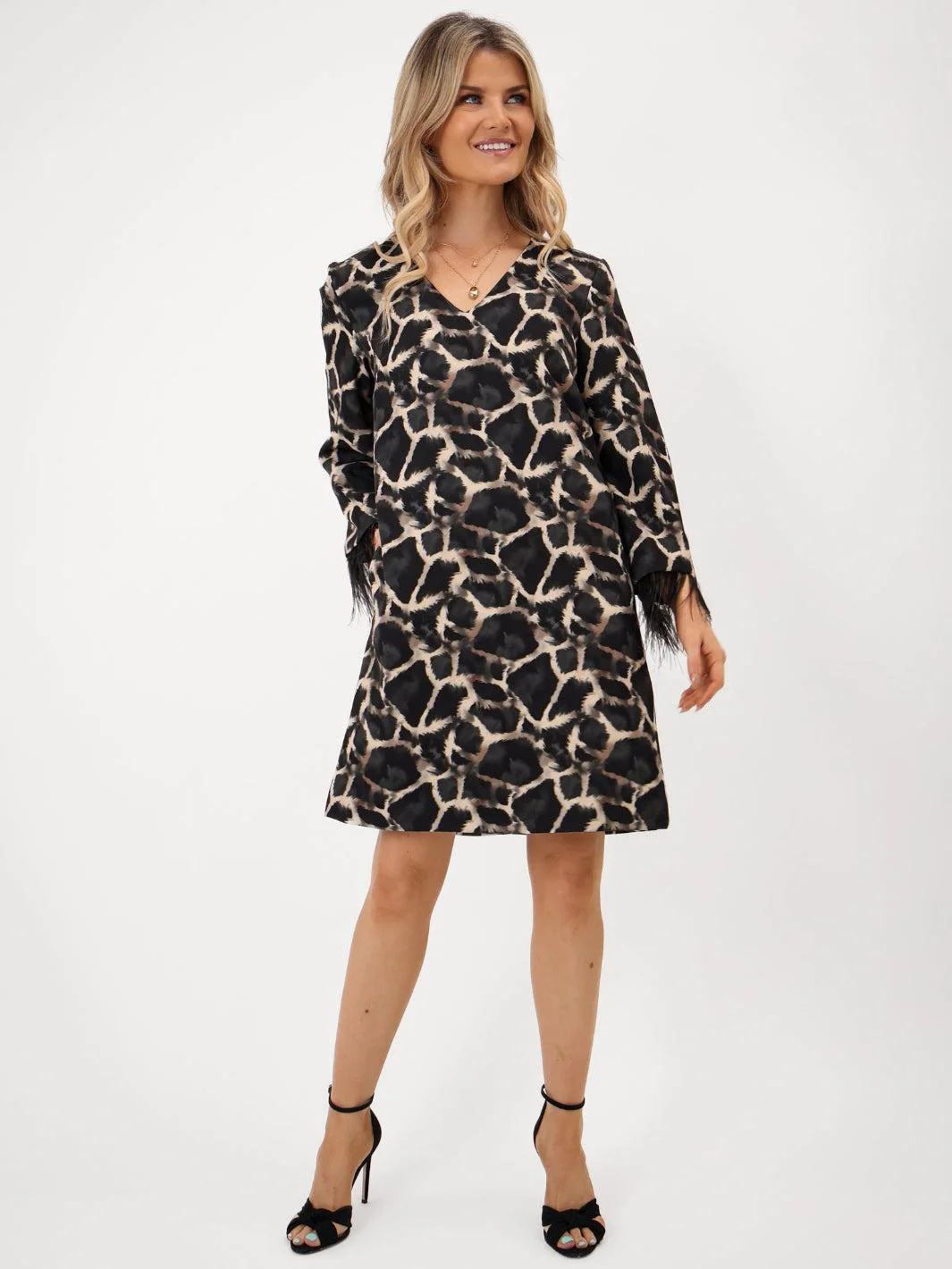 Kate & Pippa Taylor Mini Shift Dress In Black Print - Image 3
