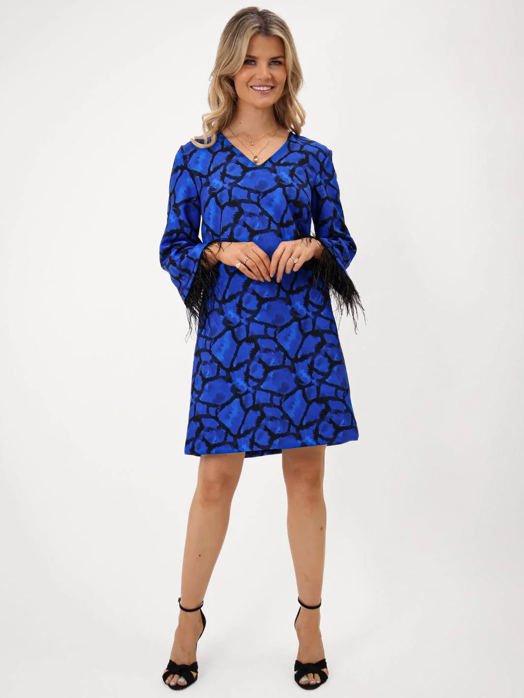 Kate & Pippa Taylor Mini Shift Dress In Blue Print - Image 2