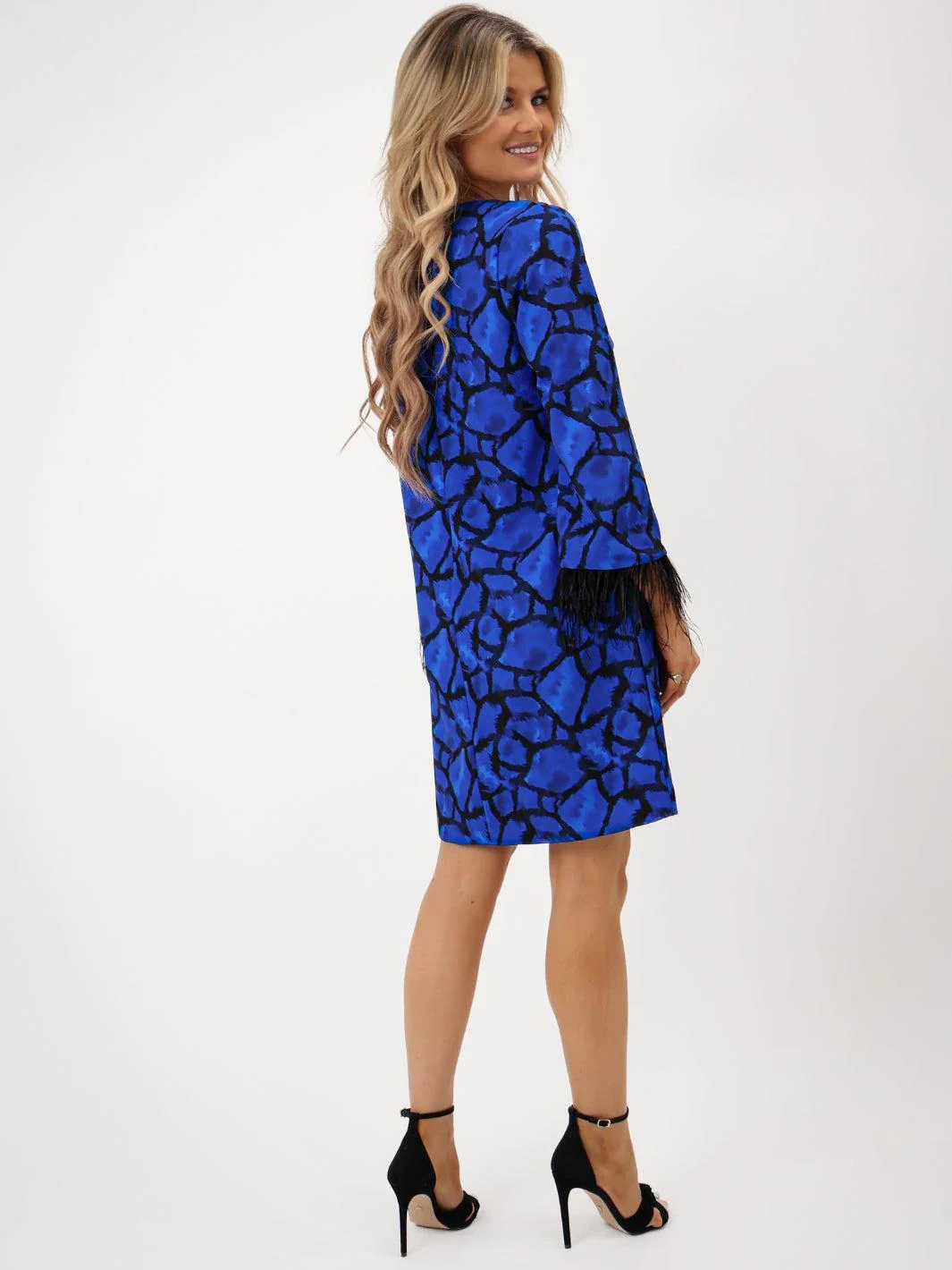 Kate & Pippa Taylor Mini Shift Dress In Blue Print - Image 8