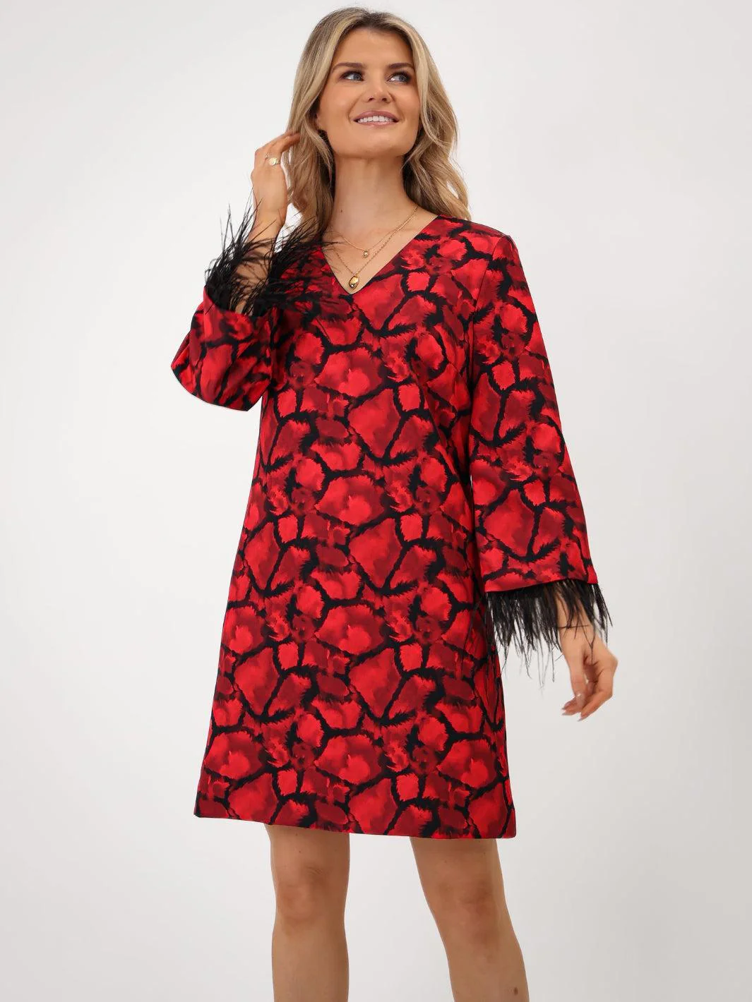 Kate & Pippa Taylor Mini Shift Dress In Red Print - Image 3