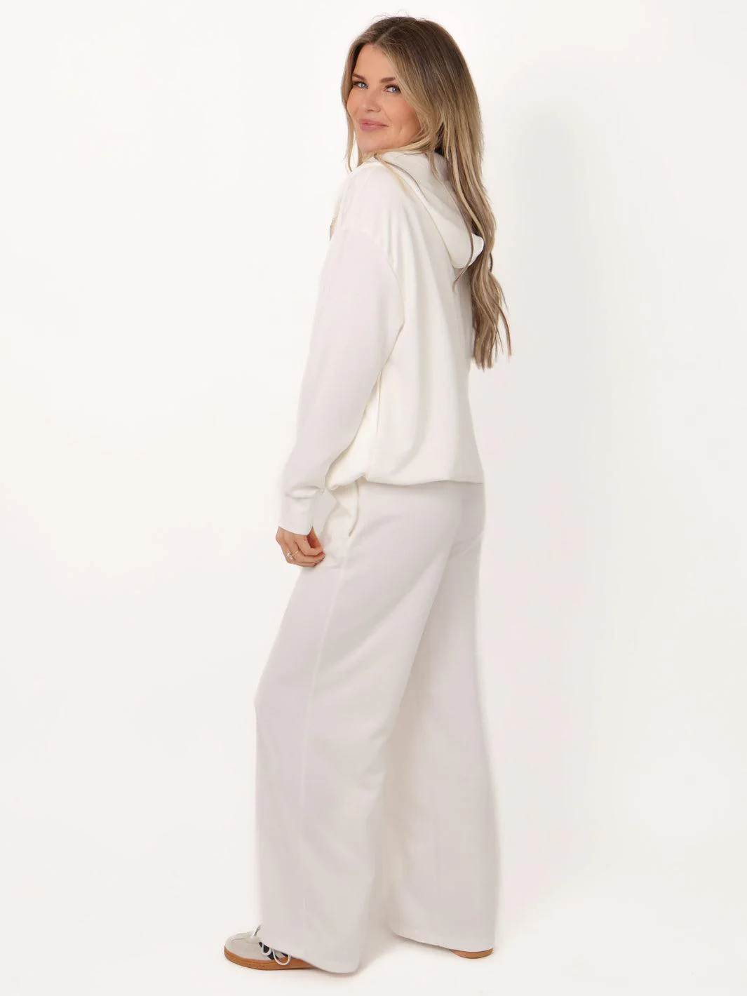 Lil Jen Harper Lounge Trousers In Cream - Image 4