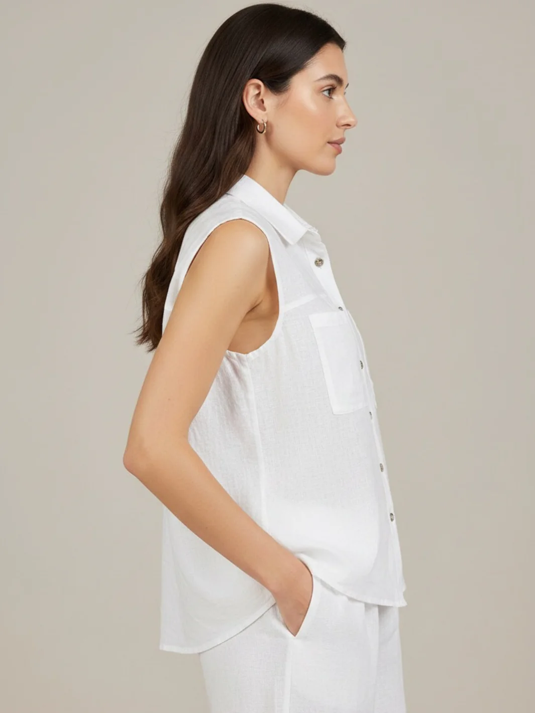 Lil Jen Lottie Sleeveless Linen Top In White - Image 3