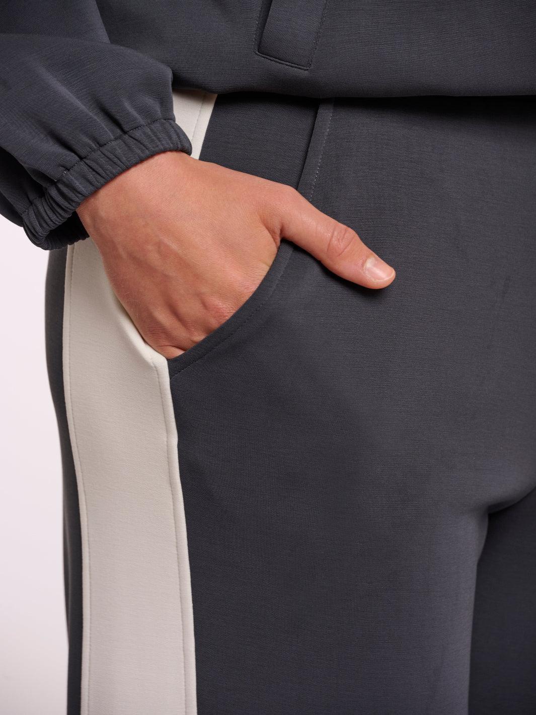 Rino & Pelle Avana Pants In Navy - Image 3